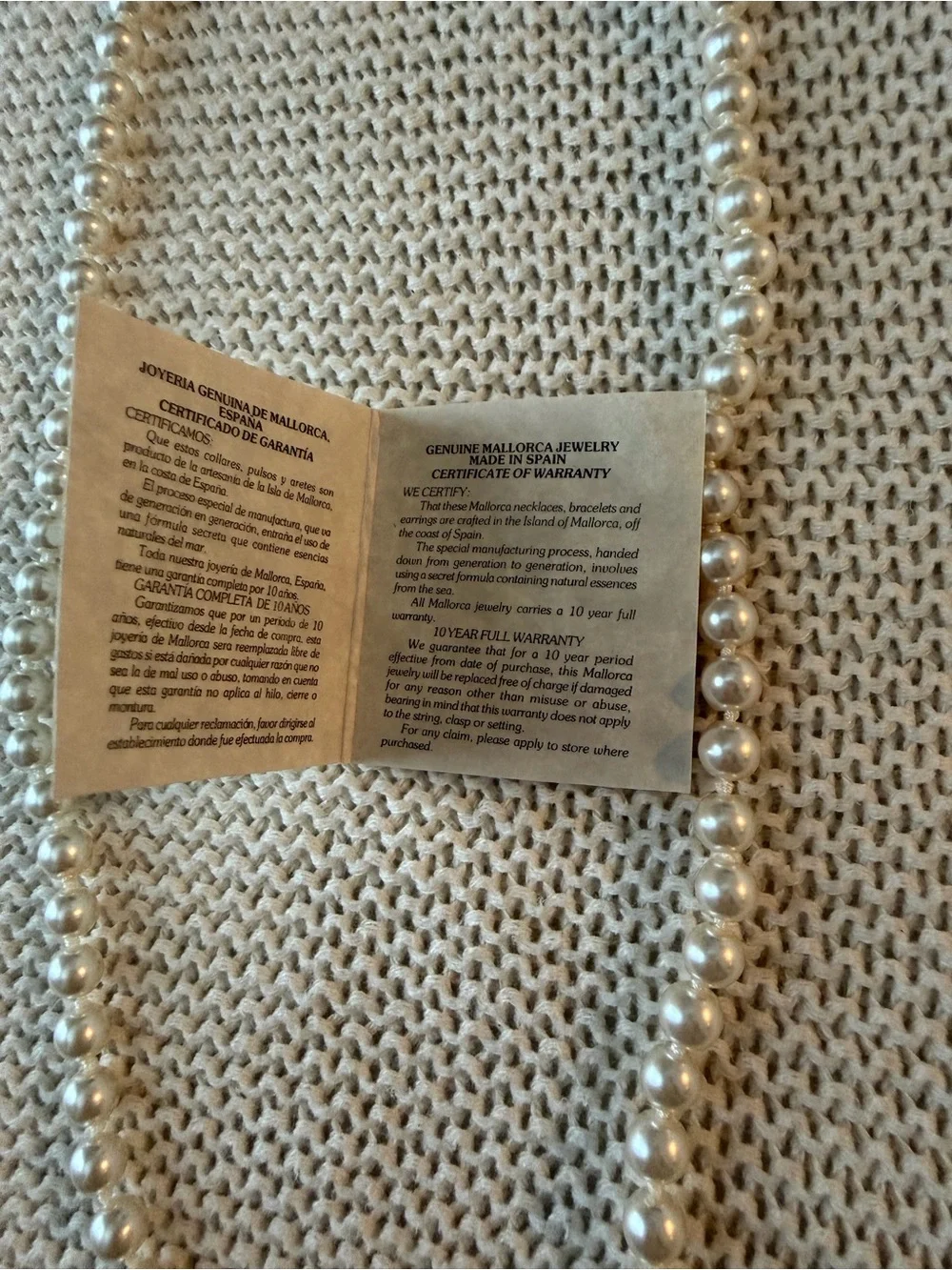Lustrous White Pearl Necklace – Timeless Single-Strand Elegance
